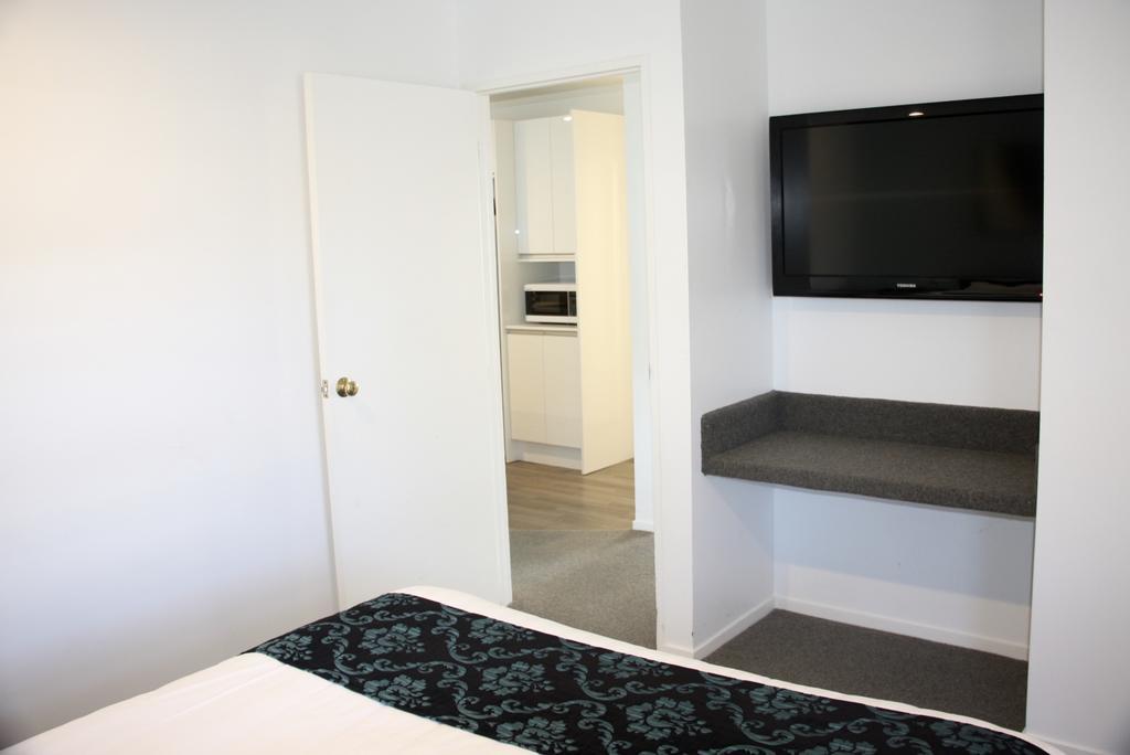 Camelot On Ulster Motel 4*